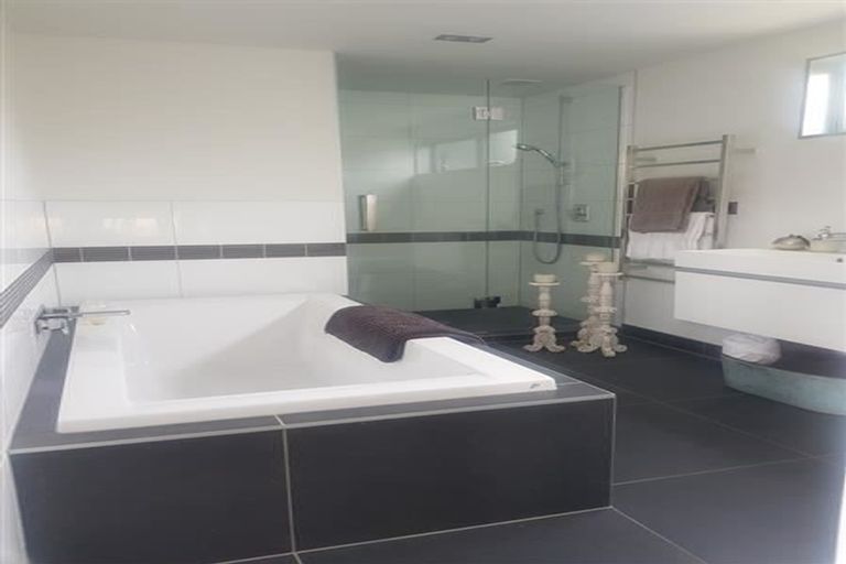 Photo of property in 44 Valecrest Avenue, Parklands, Christchurch, 8083