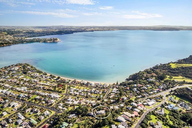Photo of property in 1091 Whangaparaoa Road, Tindalls Beach, Whangaparaoa, 0930