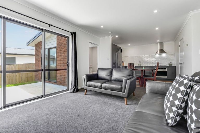 Photo of property in 2/28 Mckay Drive, Temple View, Hamilton, 3218