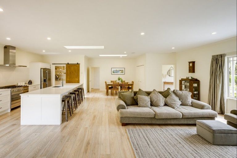 Photo of property in 82 Kent Terrace, Taradale, Napier, 4112