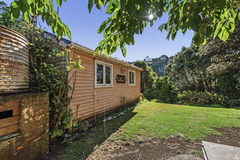 Photo of property in 6 Rangi Street, Mokau, 4376