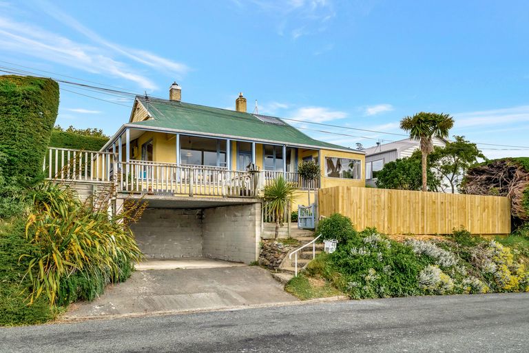 Photo of property in 42 Marion Street, Macandrew Bay, Dunedin, 9014
