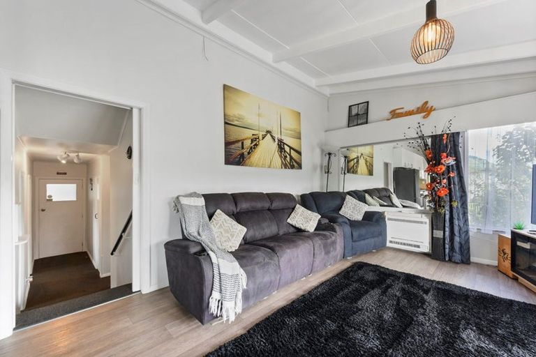 Photo of property in 50b Milton Terrace, Picton, 7220