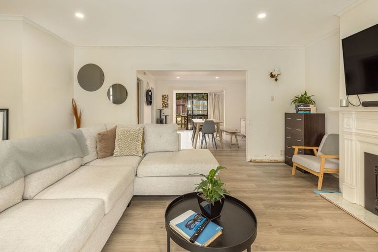 Photo of property in 12 Mahana Road, Paraparaumu Beach, Paraparaumu, 5032