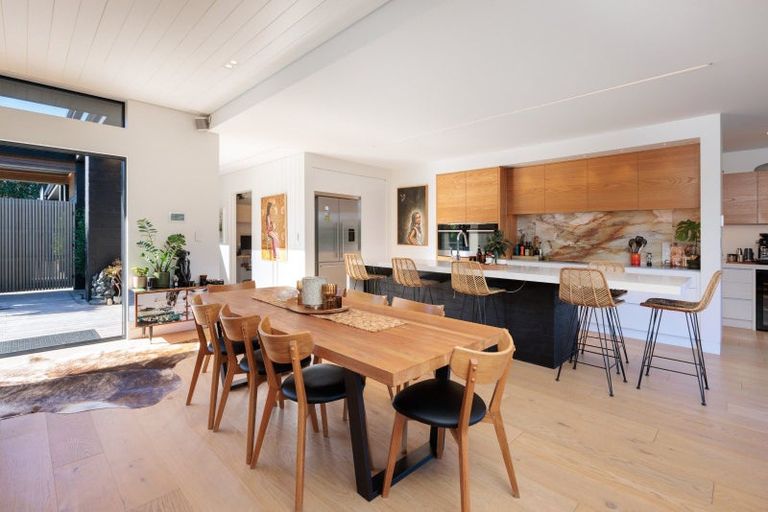 Photo of property in 210 Oceanbeach Road, Mount Maunganui, 3116