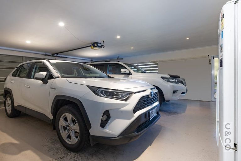 Photo of property in 2 Applemoors Way, Riverhead, 0820