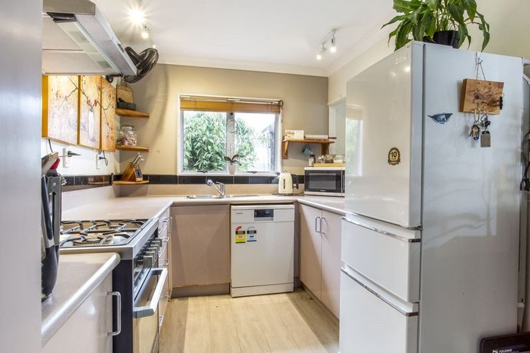 Photo of property in 55e Springs Road, Parakai, 0830