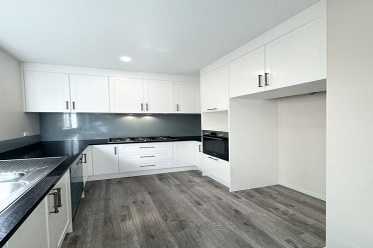 Photo of property in 6b St Catherine Crescent, West Harbour, Auckland, 0618