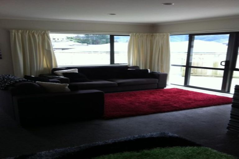 Photo of property in 15 Beaufort Close, Kingsley Heights, Upper Hutt, 5018