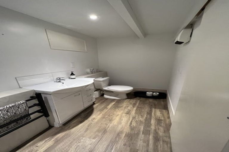 Photo of property in 1/50 La Trobe Street, Pakuranga Heights, Auckland, 2010