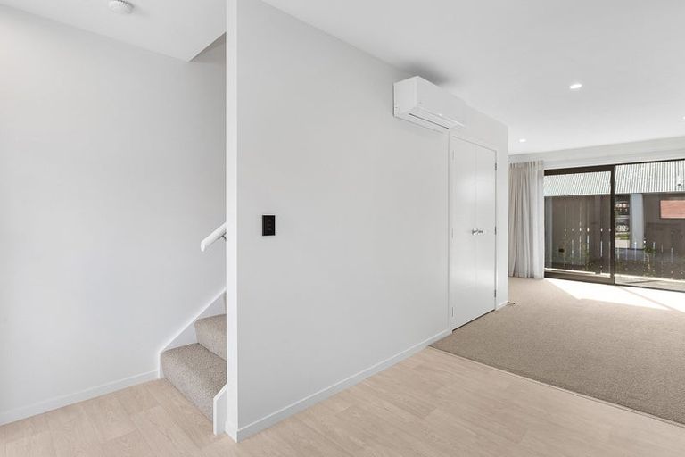 Photo of property in 2/5 Vesty Avenue, Hillcrest, Hamilton, 3216