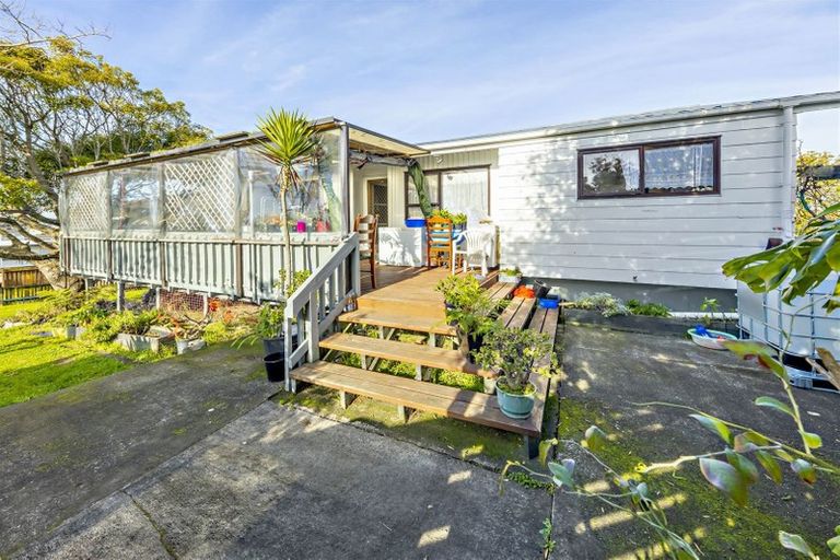 Photo of property in 8 Abelia Place, Papatoetoe, Auckland, 2025