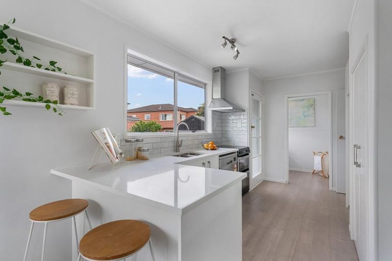 Photo of property in 54 Cockayne Crescent, Sunnynook, Auckland, 0620