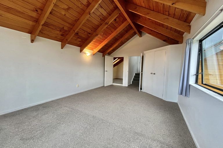 Photo of property in 40a Redoubt Road, Goodwood Heights, Auckland, 2105