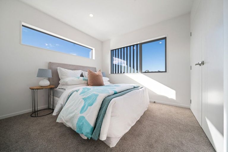 Photo of property in 1d Clematis Avenue, Murrays Bay, Auckland, 0630