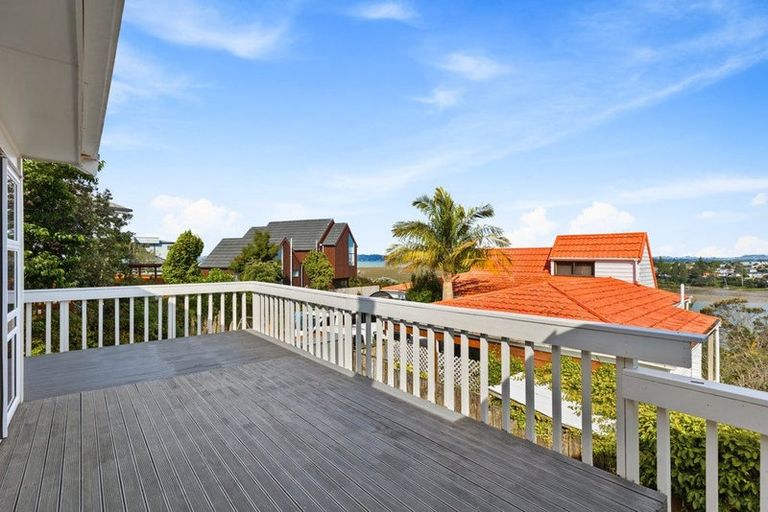 Photo of property in 177 West Harbour Drive, West Harbour, Auckland, 0618