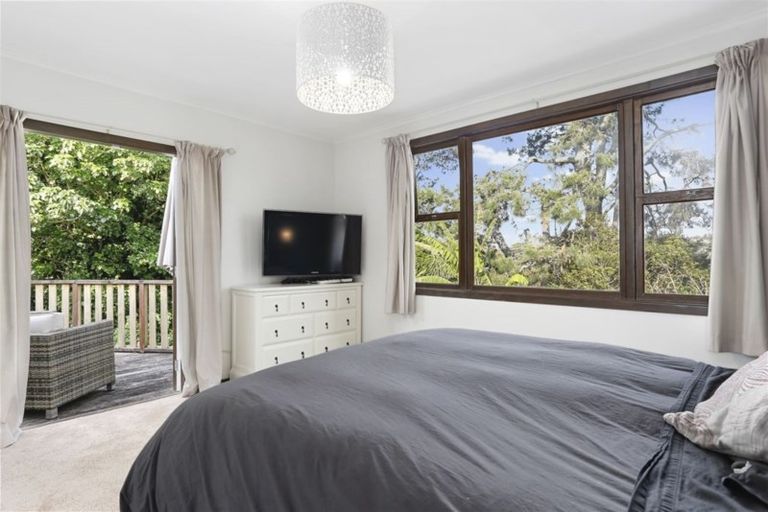 Photo of property in 9 James Scott Place, Te Atatu South, Auckland, 0602