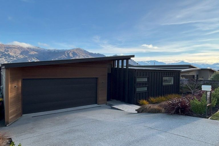 Photo of property in 17 Mills Road, Wanaka, 9305