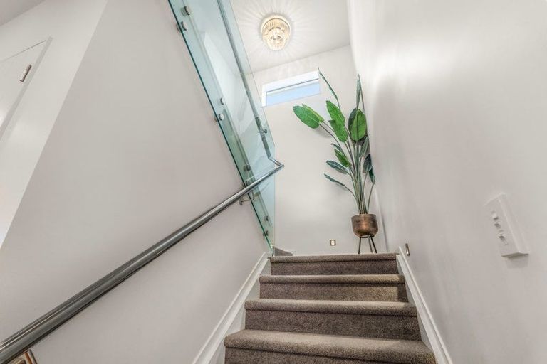 Photo of property in 94 Pohutukawa Parade, Riverhead, 0820