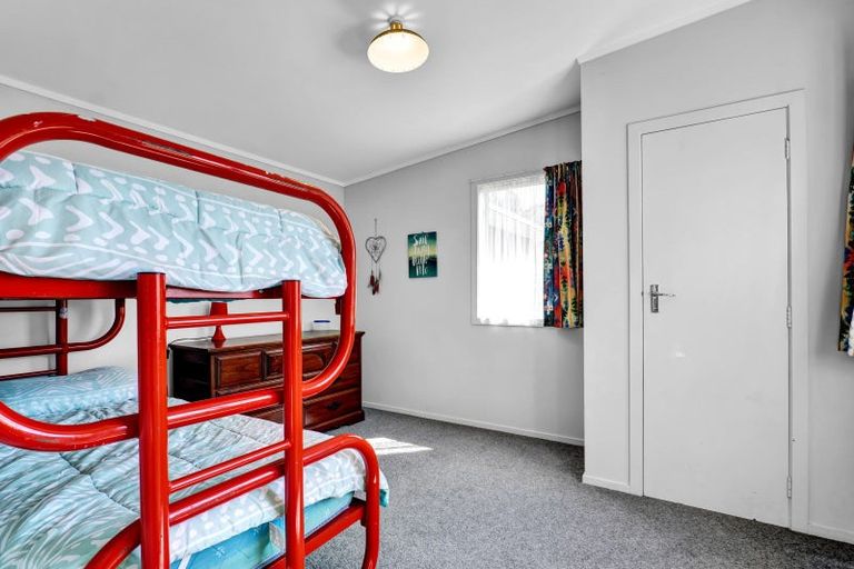 Photo of property in 2 Hills Road, Tongaporutu, Urenui, 4378