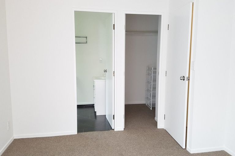 Photo of property in 820/12 Northcross Drive, Oteha, Auckland, 0632