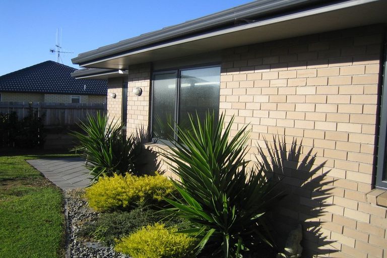 Photo of property in 25 Grabella Place, Papamoa Beach, Papamoa, 3118