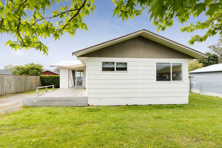 Photo of property in 20a Jupiter Street, Milson, Palmerston North, 4414