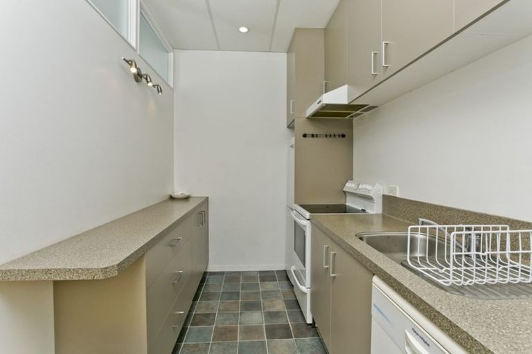 Photo of property in 9/28 The Avenue, Albany, Auckland, 0632