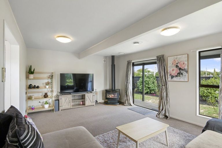 Photo of property in 2 Thompsons Road, Belfast, Christchurch, 8051