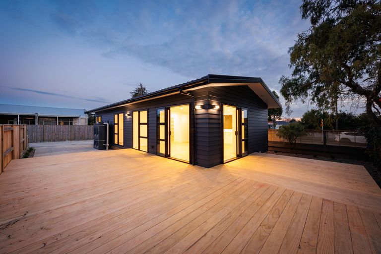 Photo of property in 33 Botanical Road, Takaro, Palmerston North, 4412