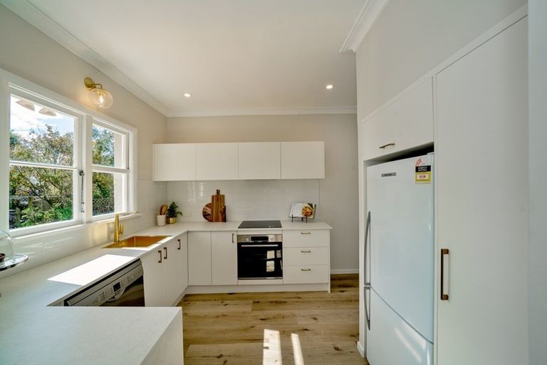 Photo of property in 211a Bay View Road, Saint Clair, Dunedin, 9012