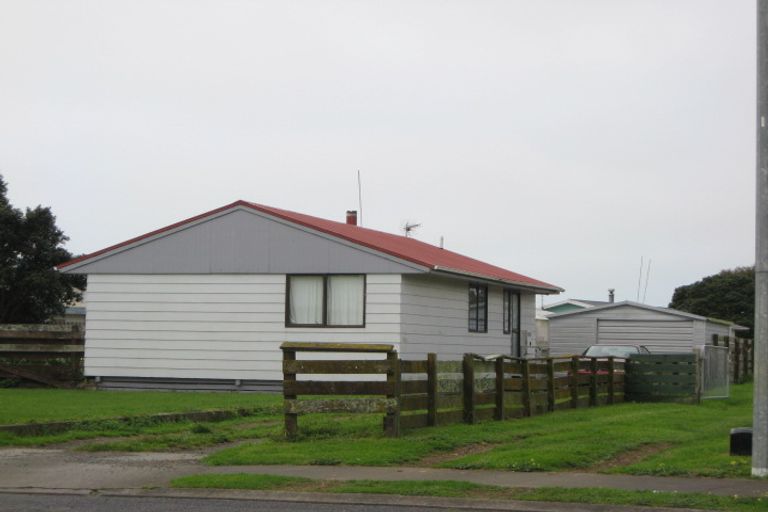 Photo of property in 4 Tauranga Place, Waitara, 4320