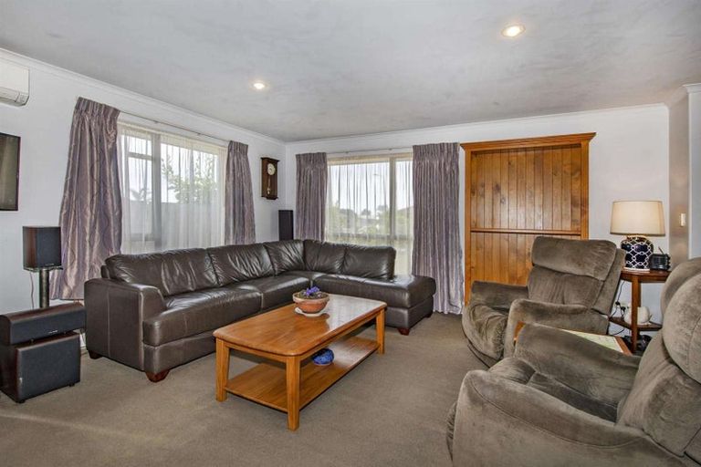 Photo of property in 21 Ocean View Rise, Ruakaka, 0116