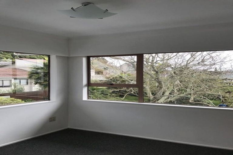 Photo of property in 47 The Esplanade, Eastern Beach, Auckland, 2012