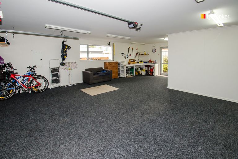 Photo of property in 28 Severn Street, Green Island, Dunedin, 9018
