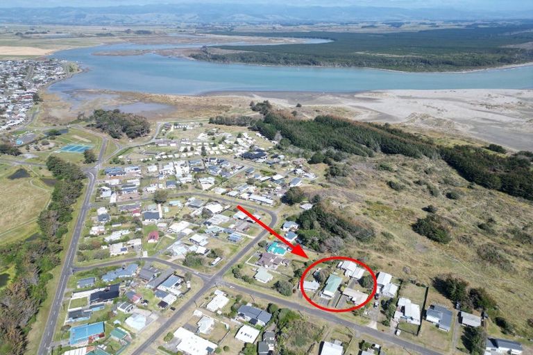 Photo of property in 14 Mack Street, Foxton Beach, Foxton, 4815