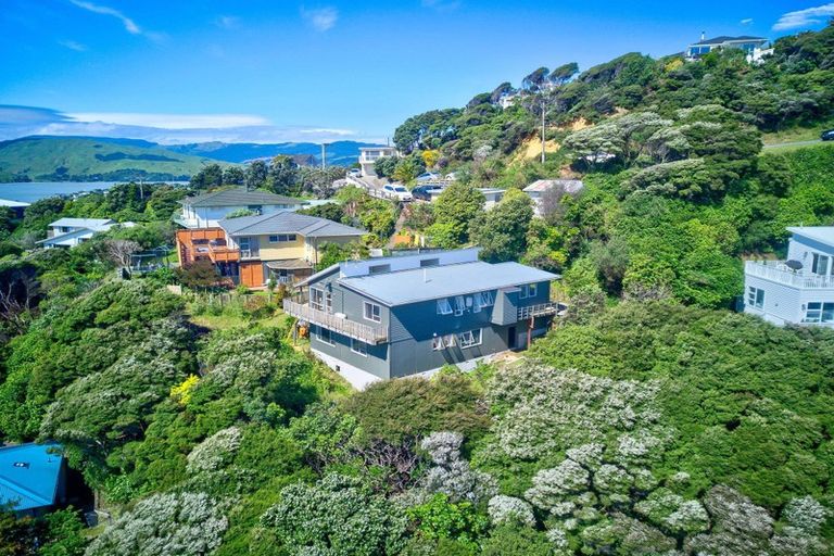 Photo of property in 10 Kahu Road, Paremata, Porirua, 5024