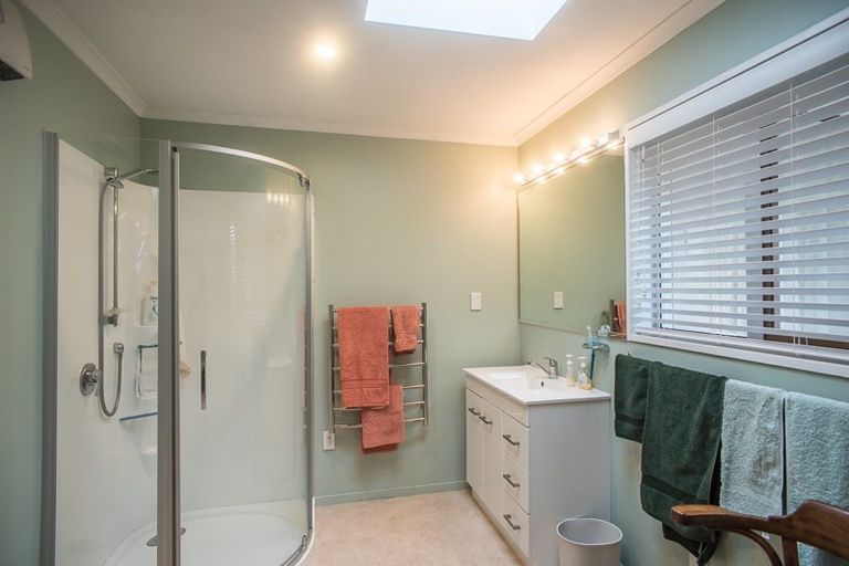 Photo of property in 244a Te Moana Road, Waikanae, 5036