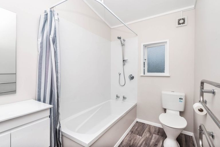 Photo of property in 4a Tarawera Road, Johnsonville, Wellington, 6037