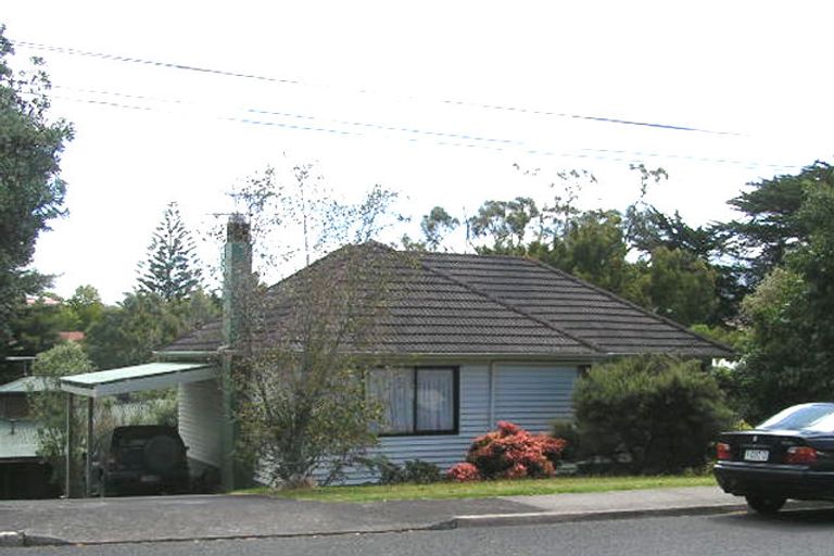 Photo of property in 2/8 Park Avenue, Northcote, Auckland, 0626