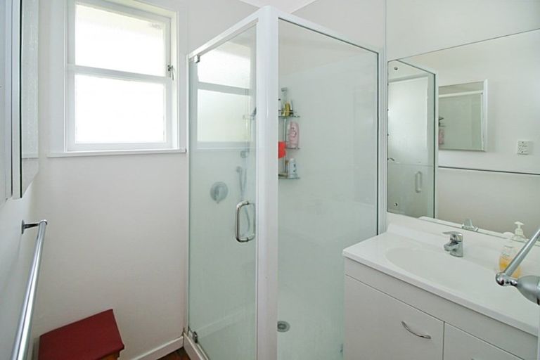 Photo of property in 1a Ward Place, Marfell, New Plymouth, 4310