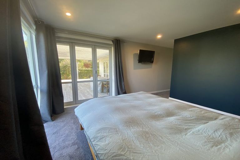 Photo of property in 41 Yeovil Road, Te Atatu Peninsula, Auckland, 0610