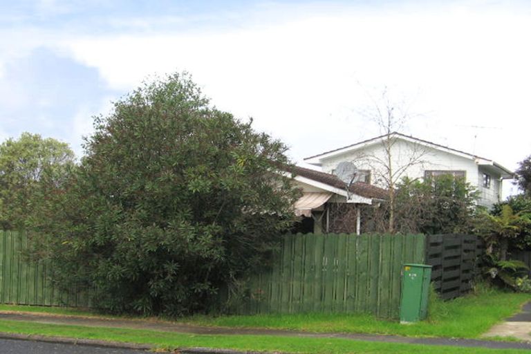 Photo of property in 45a Kurnell Drive, Botany Downs, Auckland, 2010