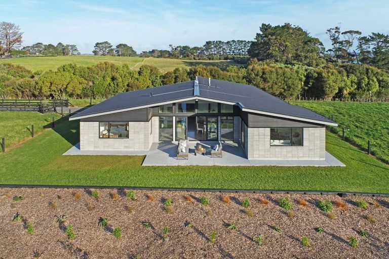 Photo of property in 82b Boyd Road, Clarks Beach, Pukekohe, 2679