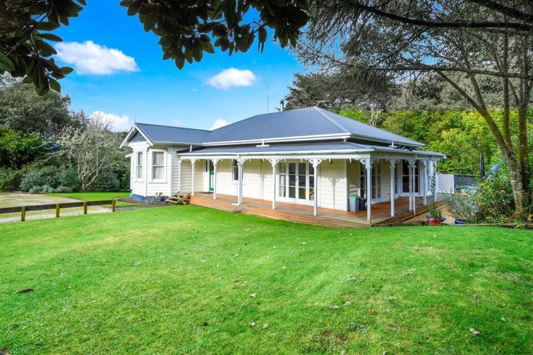 Photo of property in 17 Mudgeways Road, Massey, Auckland, 0614