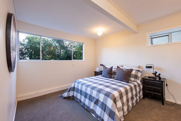 Photo of property in 70 Allington Road, Karori, Wellington, 6012