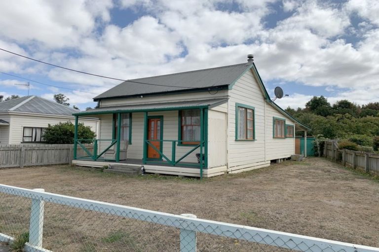 Photo of property in 3 Otanga Street, Dannevirke, 4930