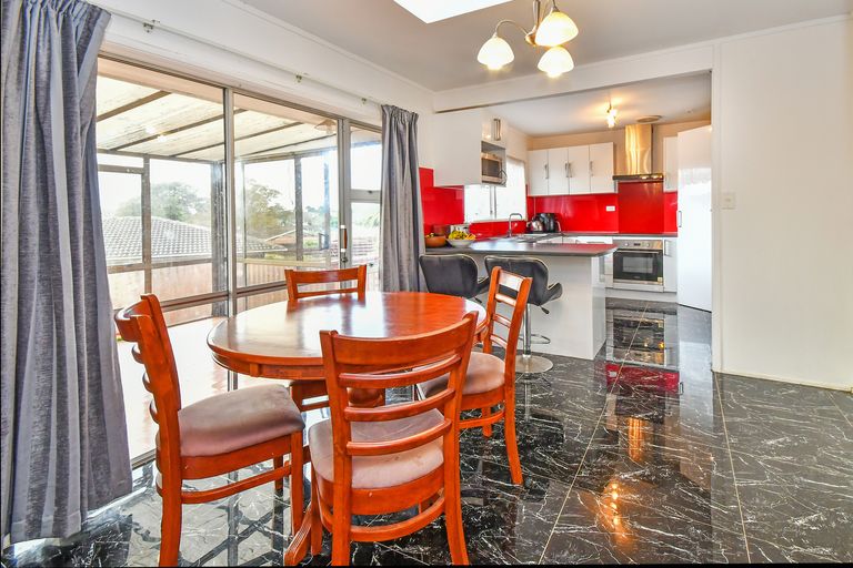 Photo of property in 78 Ray Small Drive, Pahurehure, Papakura, 2113