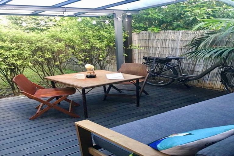 Photo of property in 2/27 Nikau Street, New Lynn, Auckland, 0600