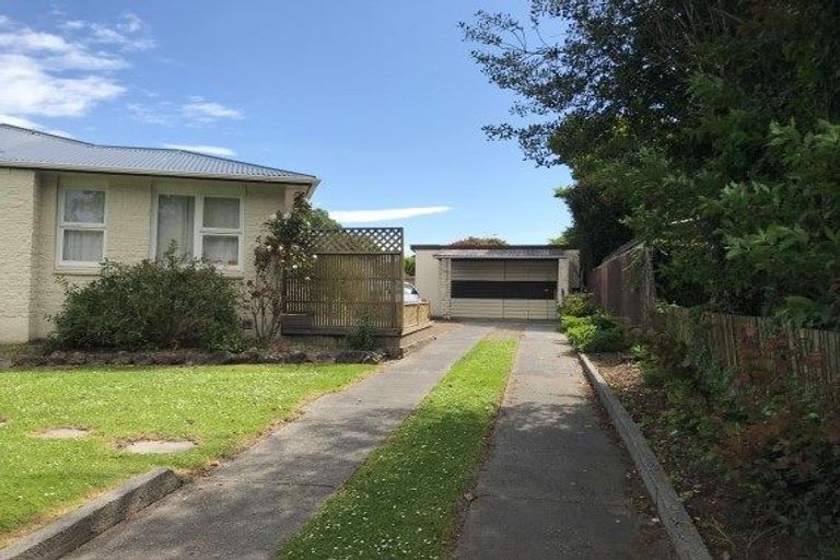 Photo of property in 68 Greendale Avenue, Avonhead, Christchurch, 8042